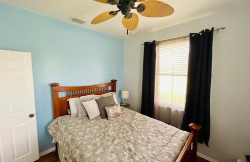 Buckingham House | Cozy Little Cottage on a Field for Family and Pets