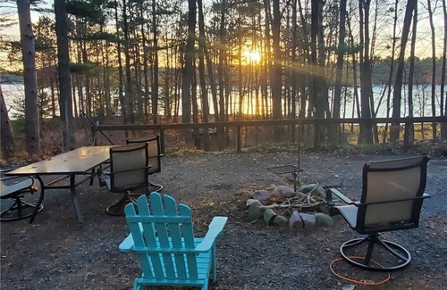 Cameron Ski Chalet | Relaxing Retreat at Little Cottage On Prairie Lake