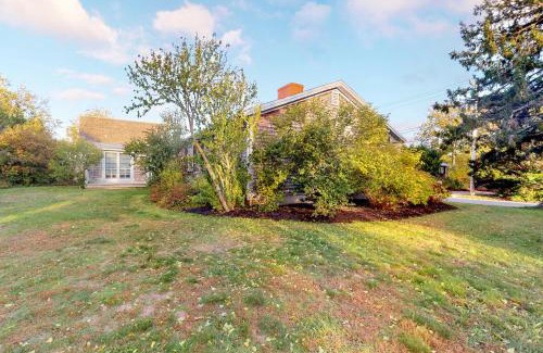 Edgartown Apartment | Vineyard Retreat: Family-Friendly Stay Awaits You