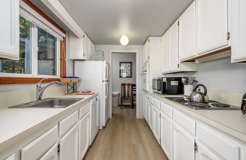 Newport Apartment | Oceanfront Bliss at Little Creek Cove Beach Resort