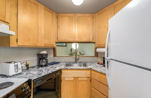Newport Apartment | Oceanfront Bliss at Little Creek Cove Beach Resort