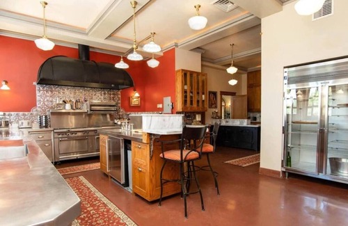 Jerome House | Little Daisy | Sleeps 19 |Close to Sedona