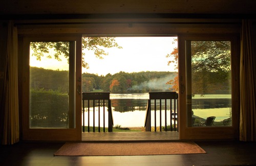 Holland Cottage | Scenic Little Dipper Retreat: Lakefront with Kayaks & More!