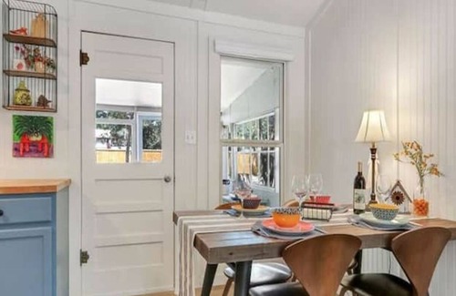 Johnson City House | Little Dipper! Walking Distance to Historic Downtown & Popular Coffee Shop