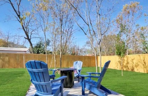 Johnson City House | Little Dipper! Walking Distance to Historic Downtown & Popular Coffee Shop