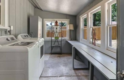 Johnson City House | Little Dipper! Walking Distance to Historic Downtown & Popular Coffee Shop