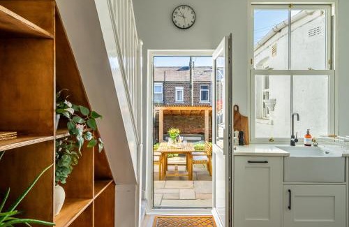 York House | Little Domus - With Hot Tub