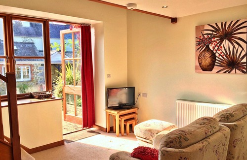 Liverton Cottage | Cozy Getaway at Little Dunley - Fig Cottage with Breakfast