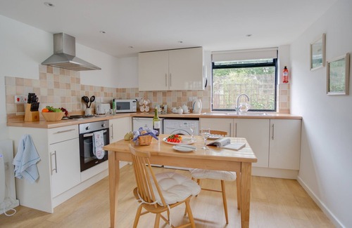 Milborne Saint Andrew Cottage | Pet-Friendly Little England Cottage in Milborne St Andrew