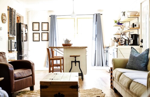 Morganton Cottage | Discover Little Farmhouse Escape: Ocean Views & Family Fun