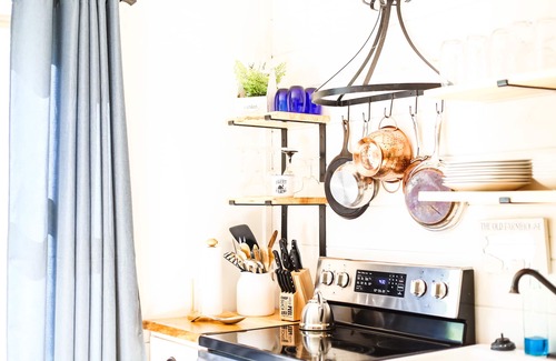 Morganton Cottage | Discover Little Farmhouse Escape: Ocean Views & Family Fun