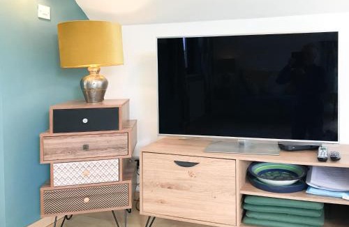 Liskeard House | Pet-Friendly Little Fursdon Apartment with Hot Tub Access