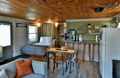 Drummond Cottage | Cozy Little Gem Cottage: Pet-Friendly & Guest Rated 9.8