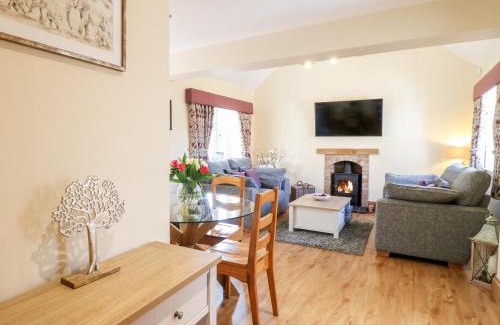 Uttoxeter House | Discover Little Gem: Family-Friendly 4-Star Haven