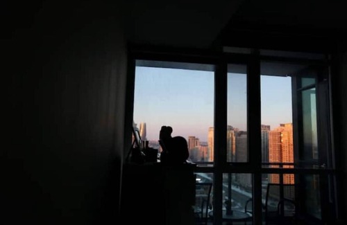 Downtown Mississauga Apartment | Modern Retreat with Pool and Spa – Your Sky-High Escape