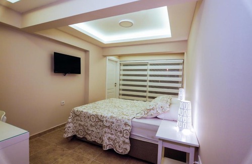 Marmaris City Center Apartment | Serene Sea View Retreat: 2-Bedroom Home in Marmaris