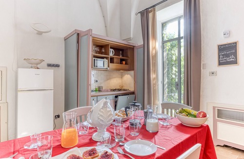 Patu House | Quaint Poolside Retreat in Salento for Family Getaways