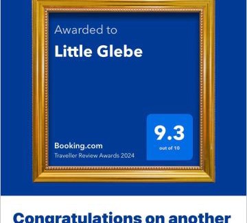 Alweston Apartment | Discover Little Glebe: Pet-Friendly Retreat with Breakfast