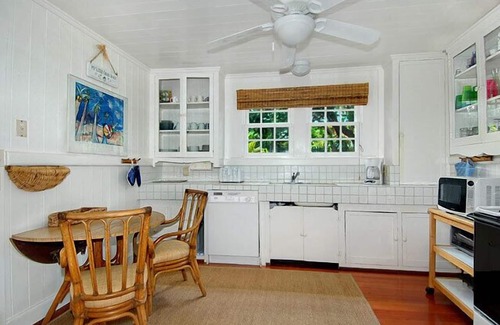 Poipu House | Island Cottage with Ocean View, Spa & Fully Equipped Kitchen