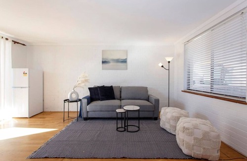 Hillarys Cottage | Family-Friendly Retreat at Little Haven Hillarys Awaits
