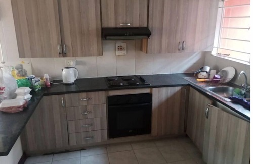 Kabwata Apartment | Urban Retreat: Little Haven Near Airport & Family-Friendly