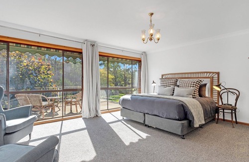 Falls Creek House | Relaxing Retreat at Little Haven, Jervis Bay - Oceanfront Bliss