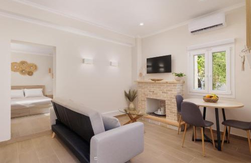 Dassia Apartment | Little Home