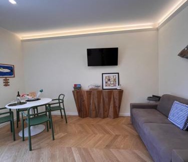 La Spezia Historic Centre Apartment | Exceptional Stay at Little House 5 Terre - Rated 9.6/10