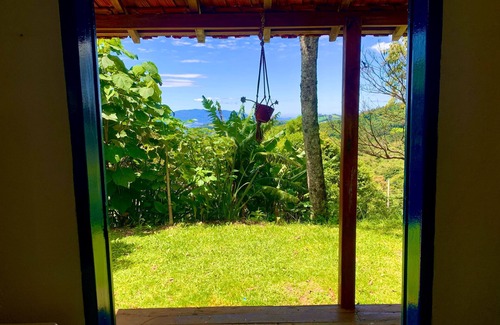 Itapeva Cottage | Discover Little House Azul in Nature's Embrace