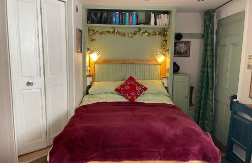 Felixstowe House | Top-Rated Stay at Little House Felixstowe - Book Now!
