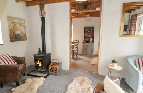 Llanddona House | Pet-Friendly Getaway at Little House - Rated 8.3/10