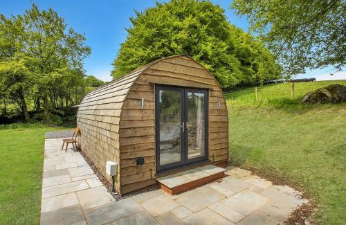 Watchet Ski Chalet | Inviting Little House in the Big Woods: Kids Welcome!