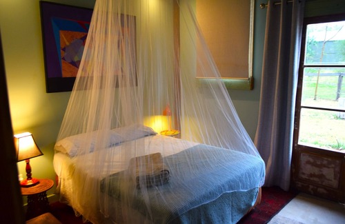 Wallabadah House | Family-Friendly Little House in the Nursery with Pool
