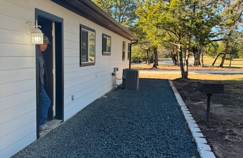 Streetman House | Ultimate Relaxation: Pet-Friendly Retreat with Breakfast