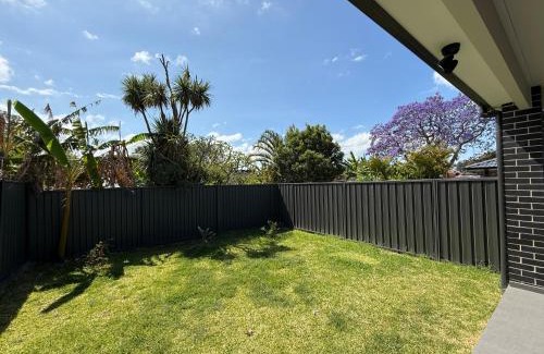 Padstow House | Charming Retreat: Little House with Private Garden