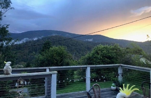 Warburton House | Unforgettable Stay at Little Joe Lodge - Rated 10/10!