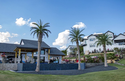 Lakeway House | Discover Little La Jolla Resort: Guest Rated 9.8/10!