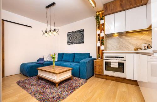 Plovdiv Center Apartment | Comfortable 'Little Little' House with Breakfast & Parking