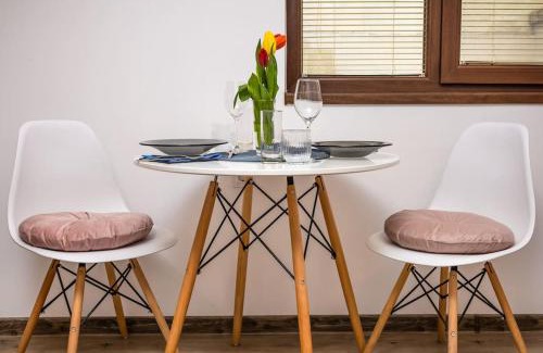 Plovdiv Center Apartment | Comfortable 'Little Little' House with Breakfast & Parking