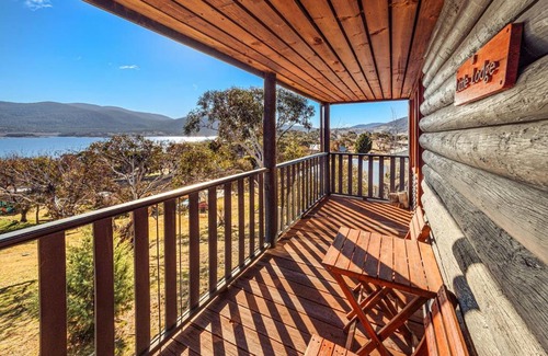 Kalkite House | Welcoming Little Lodge: Family-Friendly 4-Star Retreat