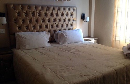 Choma Bed & Breakfast | Cozy Little Lodge with Breakfast & Child-Friendly Amenities