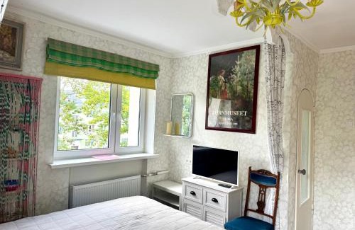 Narva Apartment | Top-Rated LITTLE LONDON Apartment in Old Town for Families