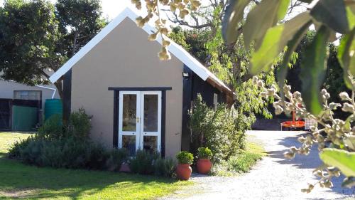 Nelson Mandela Bay Ski Chalet | Pet-Friendly Retreat at Little Louisa: 4-Star and Highly Rated