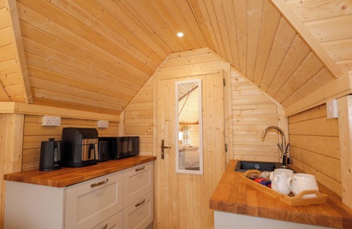 Balmacara Cottage | LITTLE LUXE LODGES 1, romantic, with a garden in Kyle Of Lochalsh
