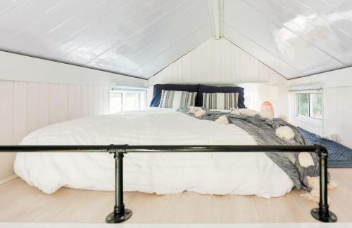 Coolangatta House | Enchanting Getaway at Little Magic on Magic Mountain