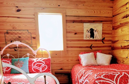 Murfreesboro Cabin | Book Your Stay at Little Missouri River - 10/10 Guest Rated!