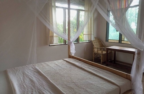Kibale Hotel | Little Monkey Camp