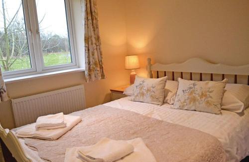 Axbridge Resort | Discover Family-Friendly Little Moorland Farm Lodges