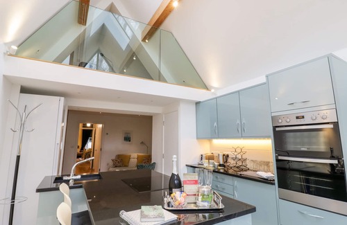 Malvern Cottage | Cozy Little Mornington with Open Fire in Great Malvern