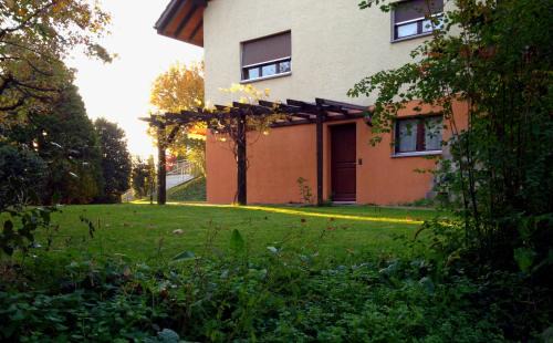 La Tour-de-Peilz Apartment | Discover Little Nest: Family-Friendly Retreat with Dining